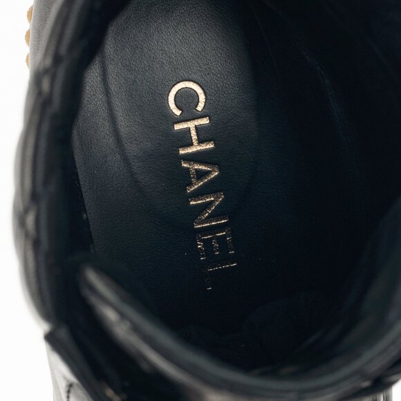Chanel Black Quilted Leather Interlocking-CC Combat Boots - Picture 9 of 11